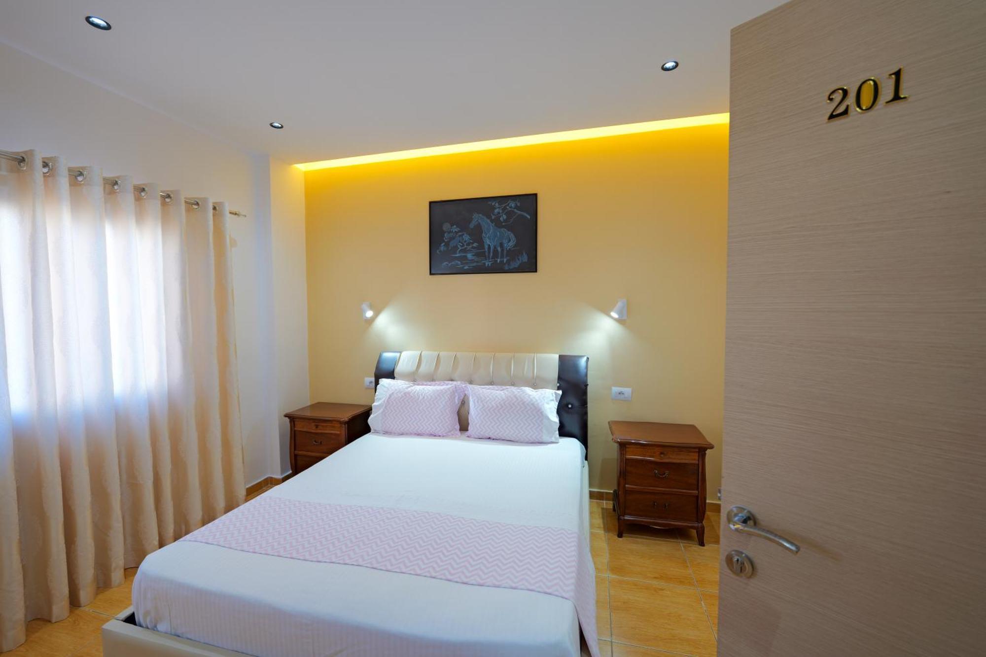 Hotel Chris Ксамил Экстерьер фото