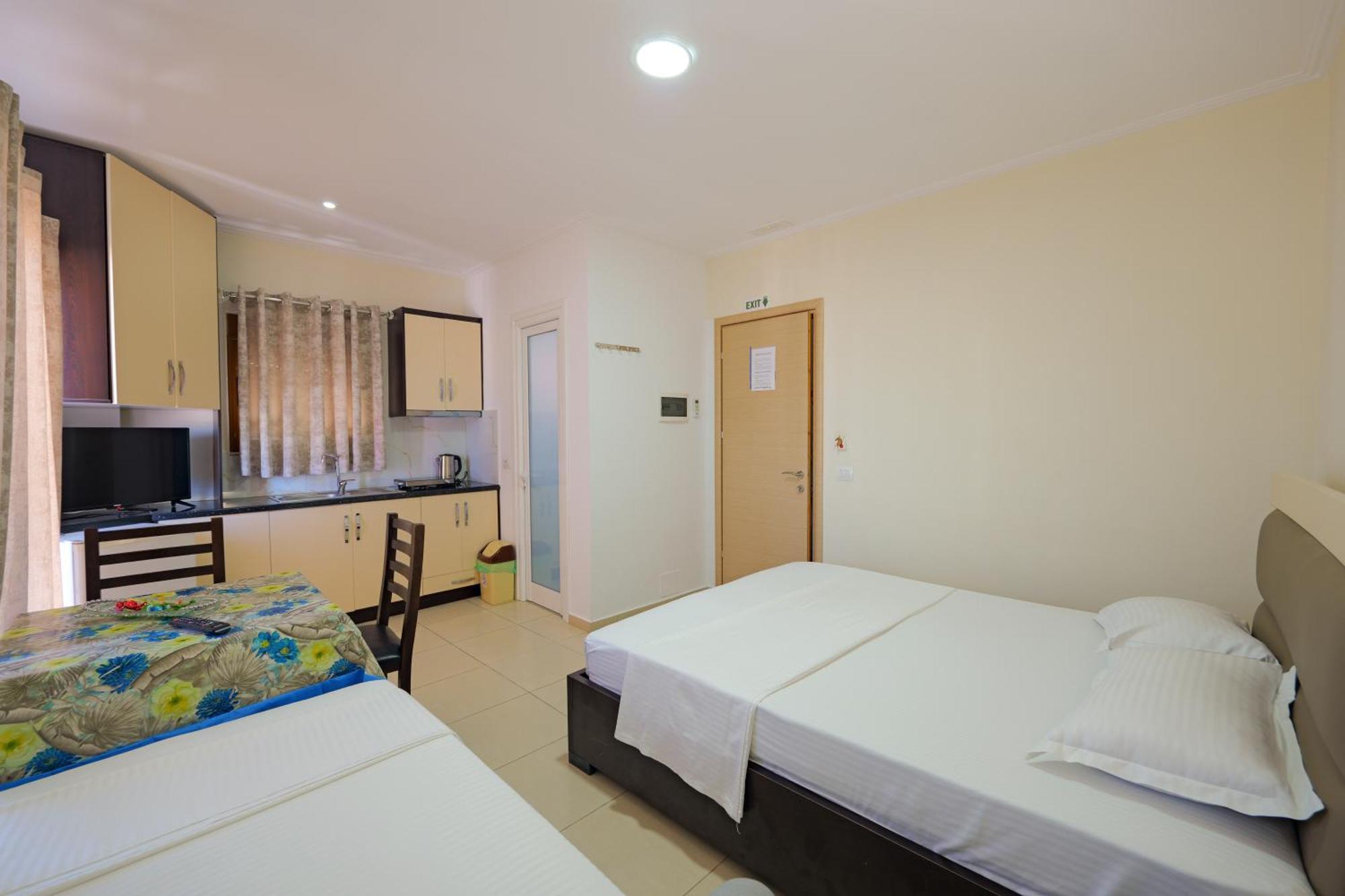 Hotel Chris Ксамил Экстерьер фото