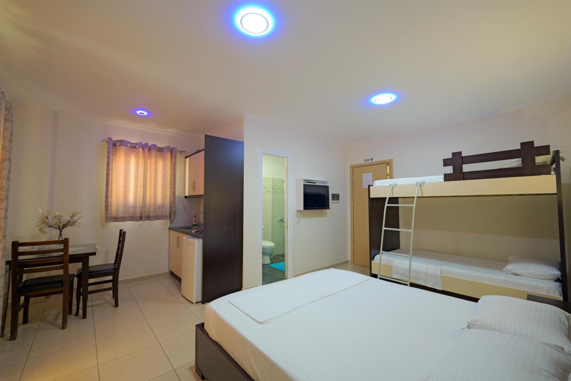 Hotel Chris Ксамил Экстерьер фото